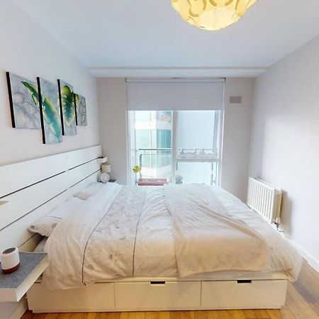 Centrally Located, Comfy 2-Bed 2-Bath Apt Dublin Exterior photo